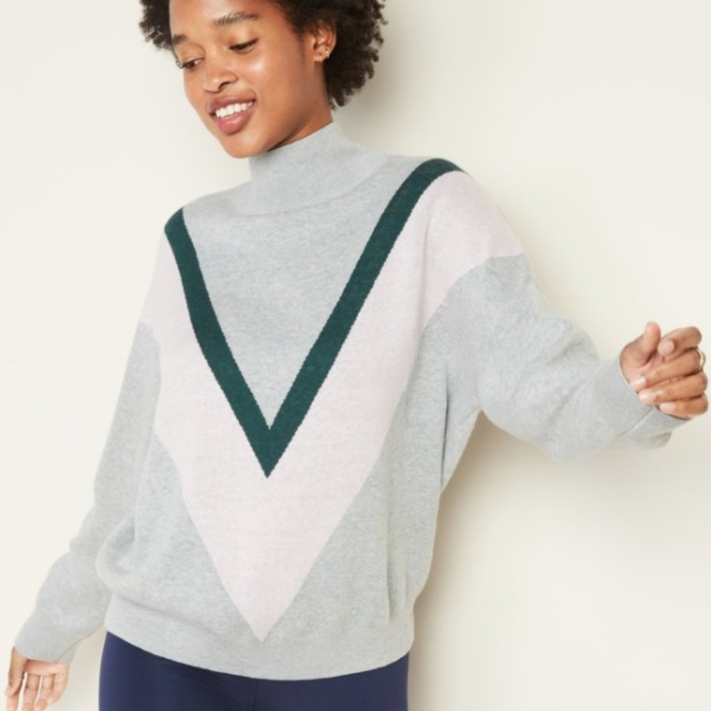New Old Navy Color-Blocked Chevron Turtleneck Heather Light Gray Sweater !